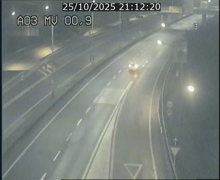 <h2>Traffic live webcam Luxembourg Croix de Gasperich - A3 - BK 0.4 - direction Luxembourg</h2>
