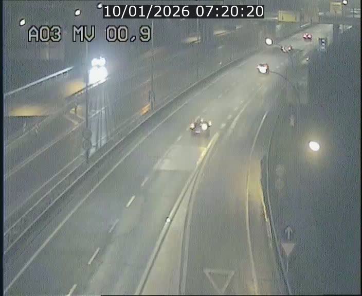 <h2>Traffic live webcam Luxembourg Croix de Gasperich - A3 - BK 0.4 - direction Luxembourg</h2>