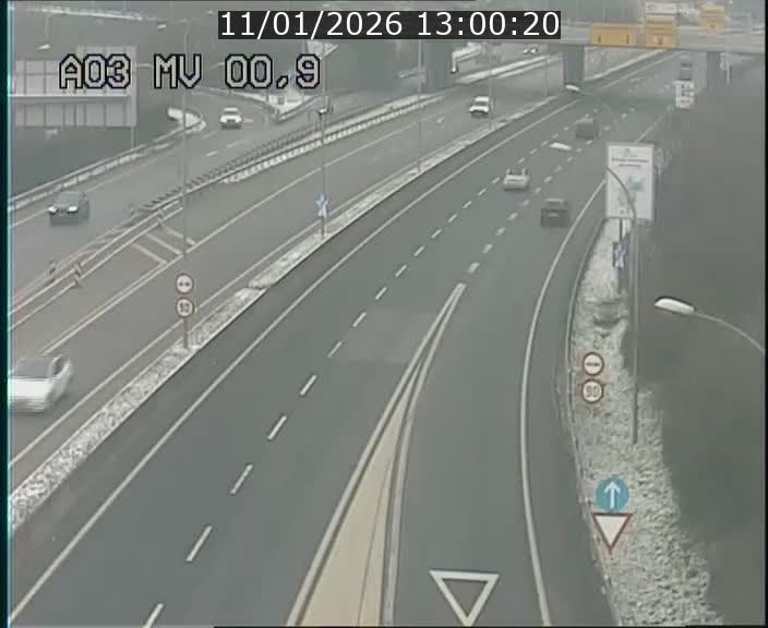 <h2>Traffic live webcam Luxembourg Croix de Gasperich - A3 - BK 0.4 - direction Luxembourg</h2>