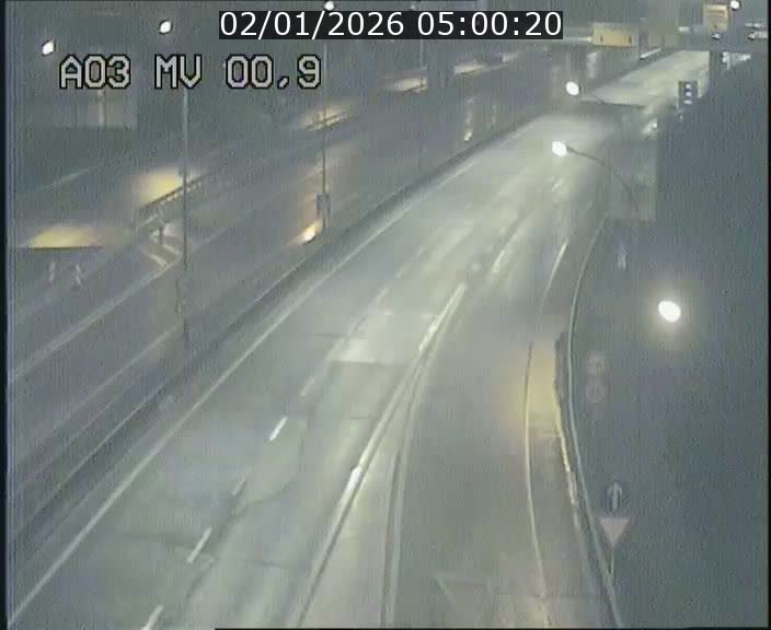 <h2>Traffic live webcam Luxembourg Croix de Gasperich - A3 - BK 0.4 - direction Luxembourg</h2>