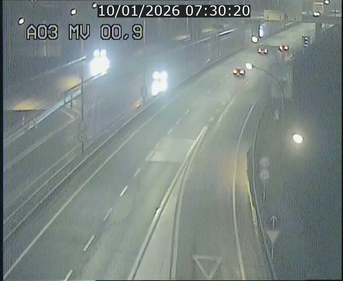 <h2>Traffic live webcam Luxembourg Croix de Gasperich - A3 - BK 0.4 - direction Luxembourg</h2>