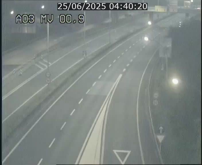 <h2>Traffic live webcam Luxembourg Croix de Gasperich - A3 - BK 0.4 - direction Luxembourg</h2>