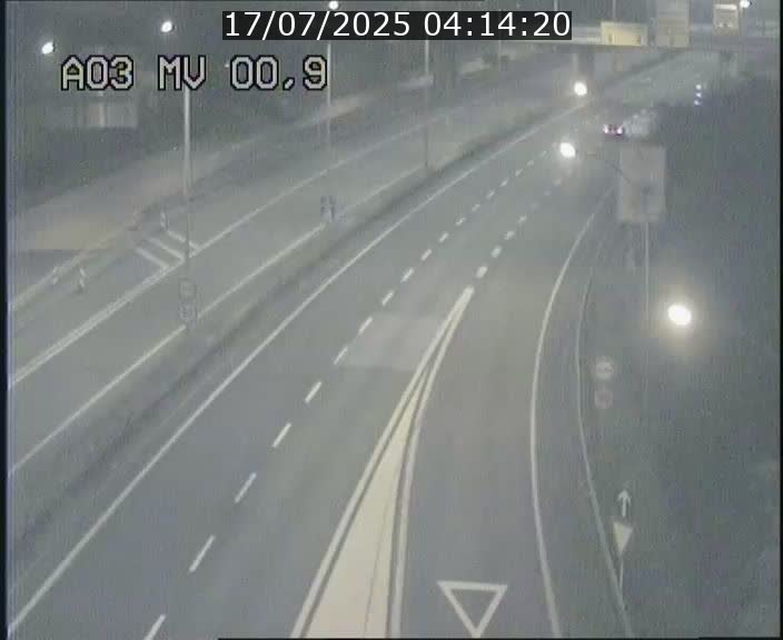 <h2>Traffic live webcam Luxembourg Croix de Gasperich - A3 - BK 0.4 - direction Luxembourg</h2>