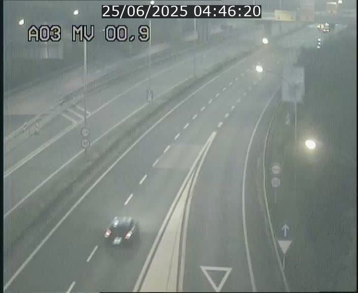<h2>Traffic live webcam Luxembourg Croix de Gasperich - A3 - BK 0.4 - direction Luxembourg</h2>