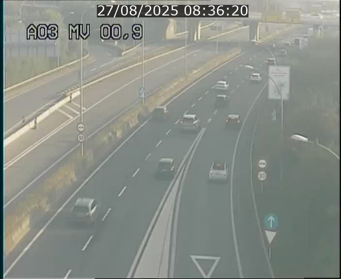 <h2>Traffic live webcam Luxembourg Croix de Gasperich - A3 - BK 0.4 - direction Luxembourg</h2>