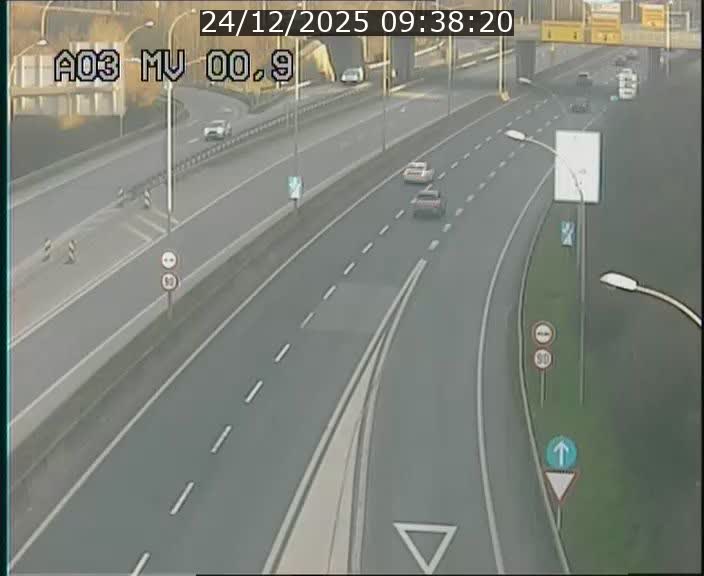 <h2>Traffic live webcam Luxembourg Croix de Gasperich - A3 - BK 0.4 - direction Luxembourg</h2>