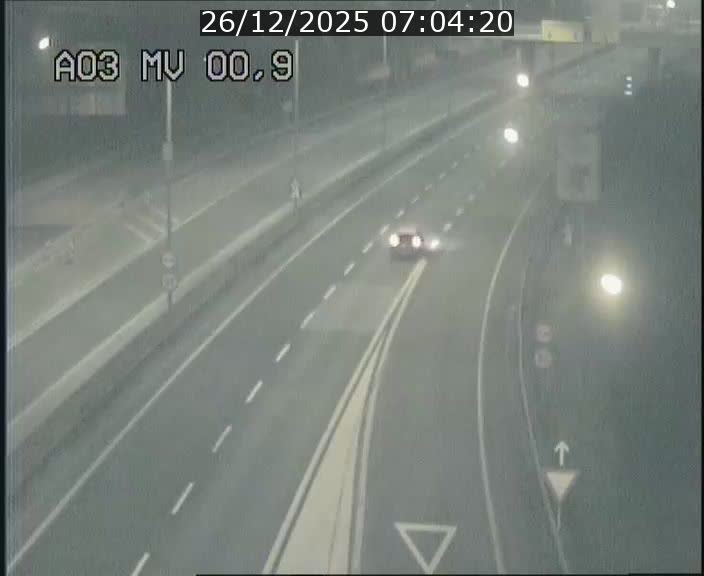 <h2>Traffic live webcam Luxembourg Croix de Gasperich - A3 - BK 0.4 - direction Luxembourg</h2>