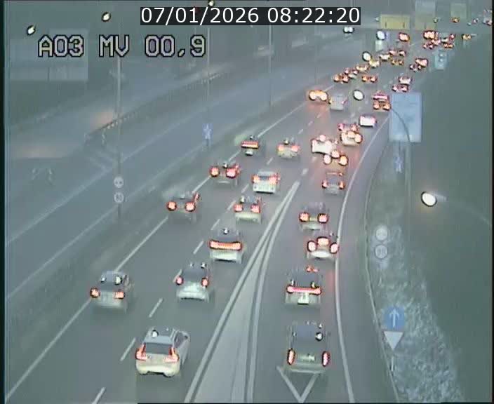 <h2>Traffic live webcam Luxembourg Croix de Gasperich - A3 - BK 0.4 - direction Luxembourg</h2>