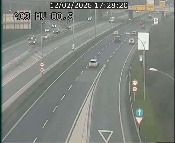 <h2>Traffic live webcam Luxembourg Croix de Gasperich - A3 - BK 0.4 - direction Luxembourg</h2>