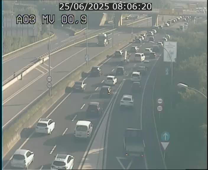 <h2>Traffic live webcam Luxembourg Croix de Gasperich - A3 - BK 0.4 - direction Luxembourg</h2>