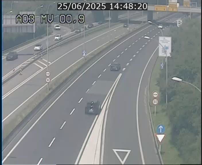 <h2>Traffic live webcam Luxembourg Croix de Gasperich - A3 - BK 0.4 - direction Luxembourg</h2>