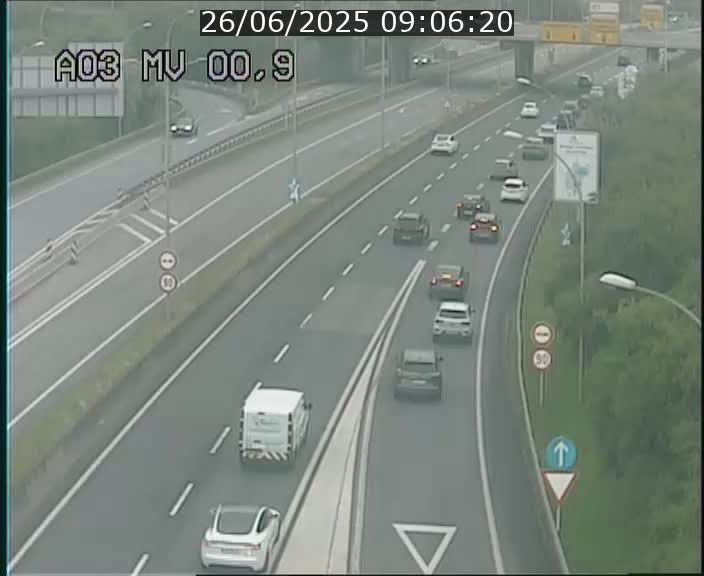 <h2>Traffic live webcam Luxembourg Croix de Gasperich - A3 - BK 0.4 - direction Luxembourg</h2>