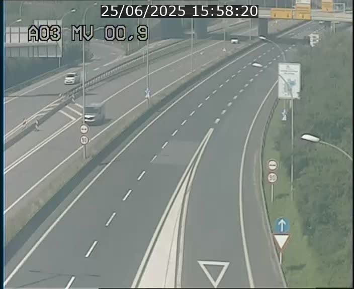 <h2>Traffic live webcam Luxembourg Croix de Gasperich - A3 - BK 0.4 - direction Luxembourg</h2>