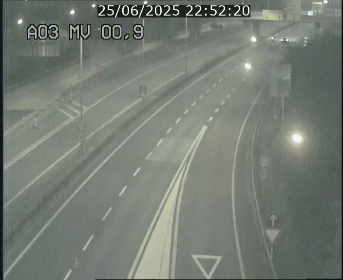 <h2>Traffic live webcam Luxembourg Croix de Gasperich - A3 - BK 0.4 - direction Luxembourg</h2>