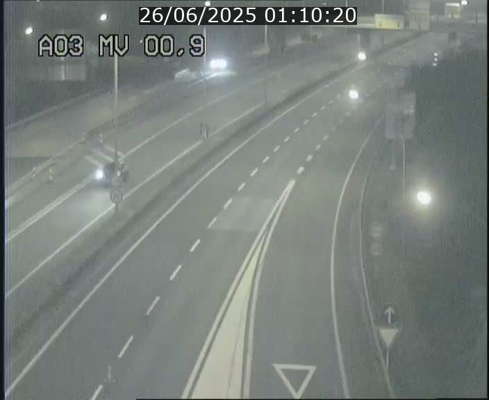<h2>Traffic live webcam Luxembourg Croix de Gasperich - A3 - BK 0.4 - direction Luxembourg</h2>