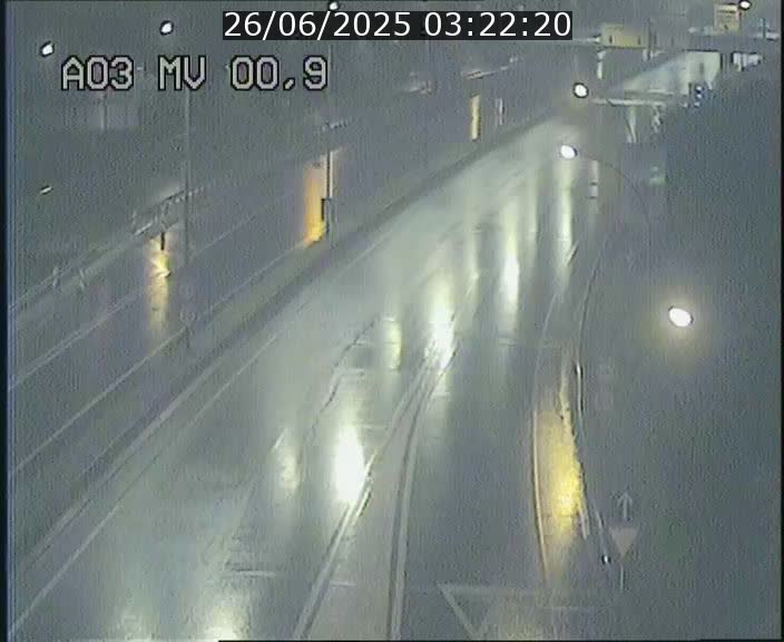 <h2>Traffic live webcam Luxembourg Croix de Gasperich - A3 - BK 0.4 - direction Luxembourg</h2>