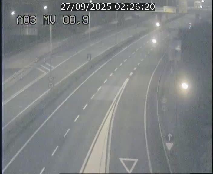 Traffic live webcam Luxembourg Croix de Gasperich - A3 - BK 0.4 - direction Luxembourg