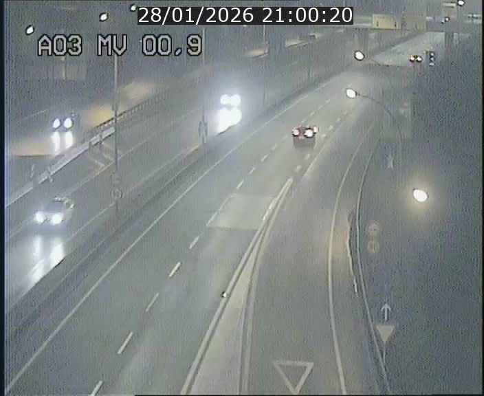 <h2>Traffic live webcam Luxembourg Croix de Gasperich - A3 - BK 0.4 - direction Luxembourg</h2>