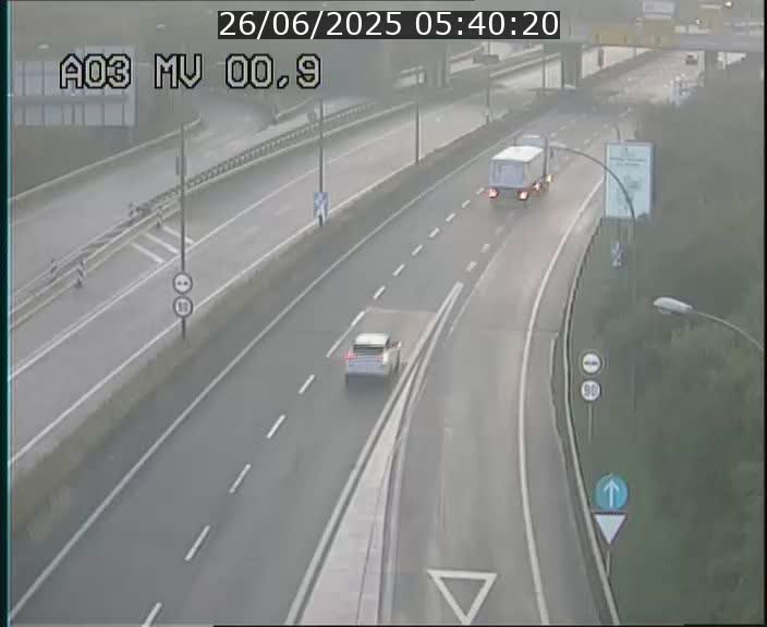 <h2>Traffic live webcam Luxembourg Croix de Gasperich - A3 - BK 0.4 - direction Luxembourg</h2>