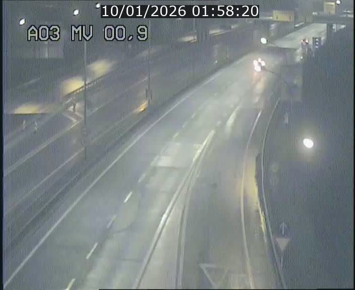 Traffic live webcam Luxembourg Croix de Gasperich - A3 - BK 0.4 - direction Luxembourg