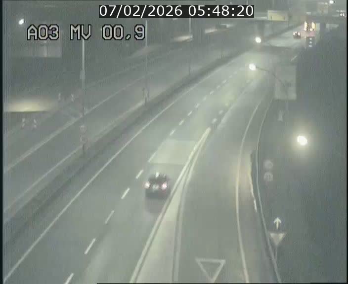 <h2>Traffic live webcam Luxembourg Croix de Gasperich - A3 - BK 0.4 - direction Luxembourg</h2>