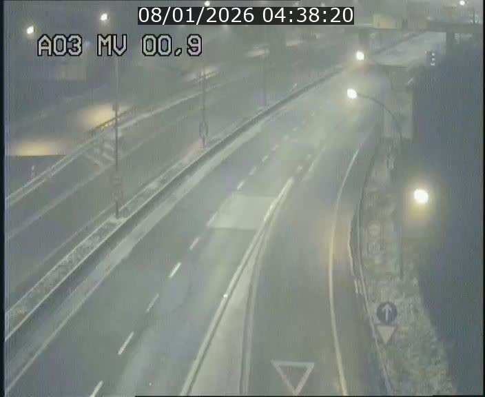 <h2>Traffic live webcam Luxembourg Croix de Gasperich - A3 - BK 0.4 - direction Luxembourg</h2>