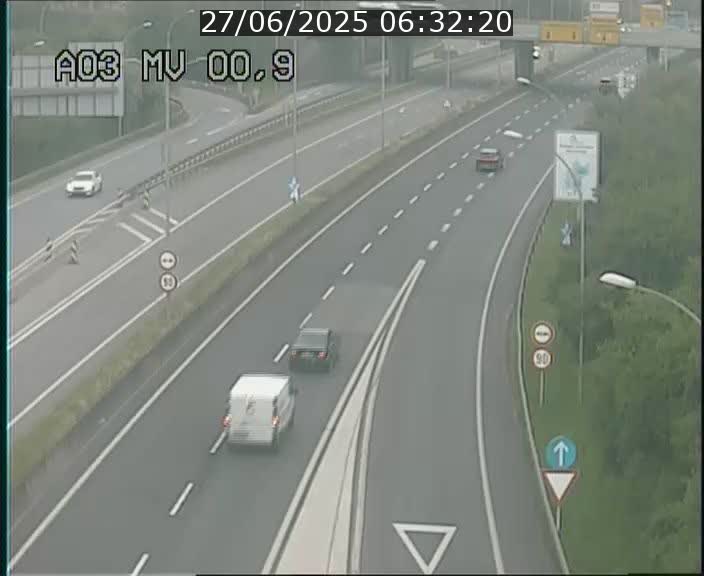 <h2>Traffic live webcam Luxembourg Croix de Gasperich - A3 - BK 0.4 - direction Luxembourg</h2>