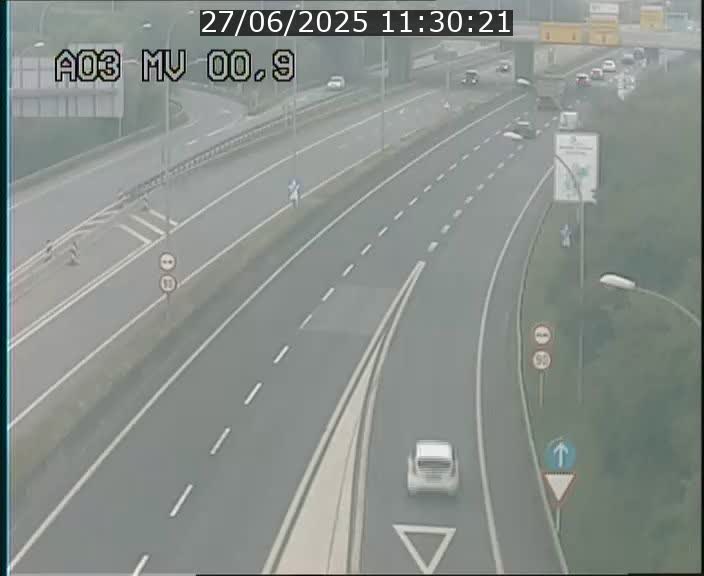 <h2>Traffic live webcam Luxembourg Croix de Gasperich - A3 - BK 0.4 - direction Luxembourg</h2>