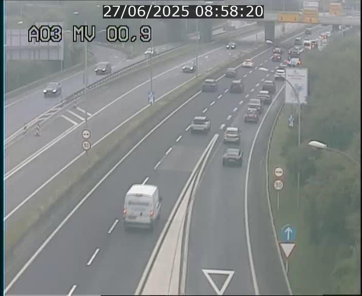 <h2>Traffic live webcam Luxembourg Croix de Gasperich - A3 - BK 0.4 - direction Luxembourg</h2>