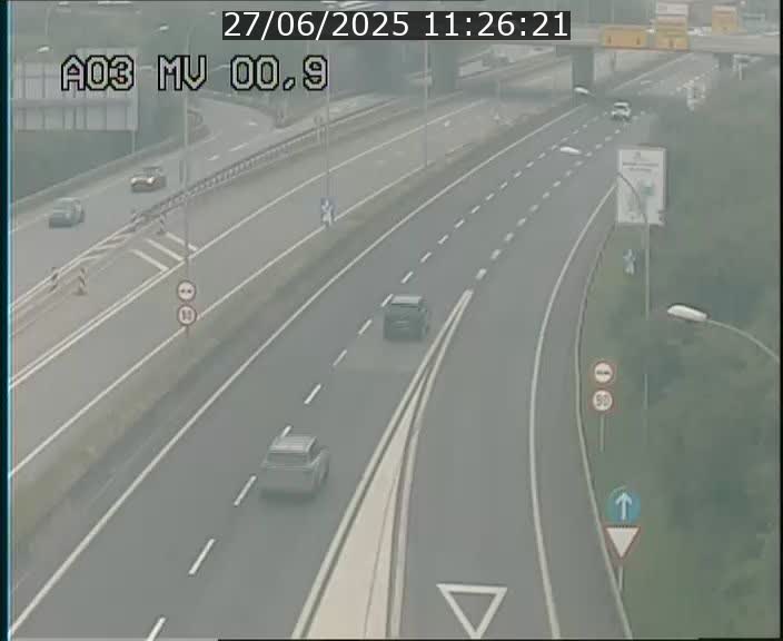 <h2>Traffic live webcam Luxembourg Croix de Gasperich - A3 - BK 0.4 - direction Luxembourg</h2>