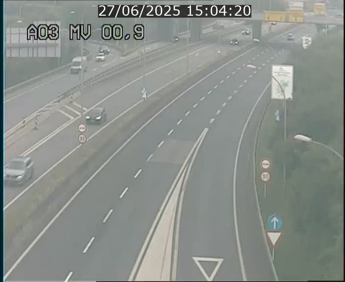 <h2>Traffic live webcam Luxembourg Croix de Gasperich - A3 - BK 0.4 - direction Luxembourg</h2>