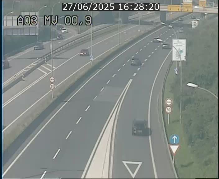 <h2>Traffic live webcam Luxembourg Croix de Gasperich - A3 - BK 0.4 - direction Luxembourg</h2>