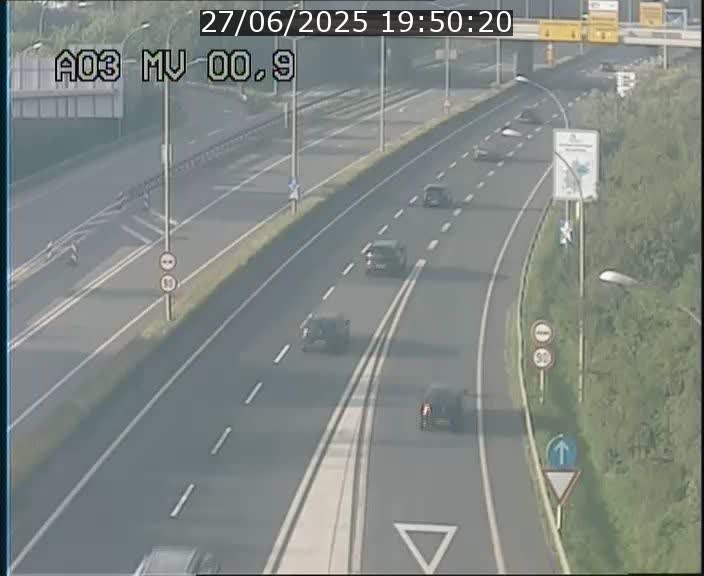 <h2>Traffic live webcam Luxembourg Croix de Gasperich - A3 - BK 0.4 - direction Luxembourg</h2>