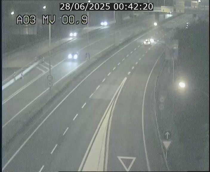 <h2>Traffic live webcam Luxembourg Croix de Gasperich - A3 - BK 0.4 - direction Luxembourg</h2>