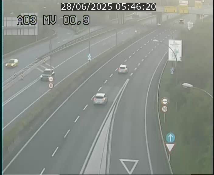 <h2>Traffic live webcam Luxembourg Croix de Gasperich - A3 - BK 0.4 - direction Luxembourg</h2>