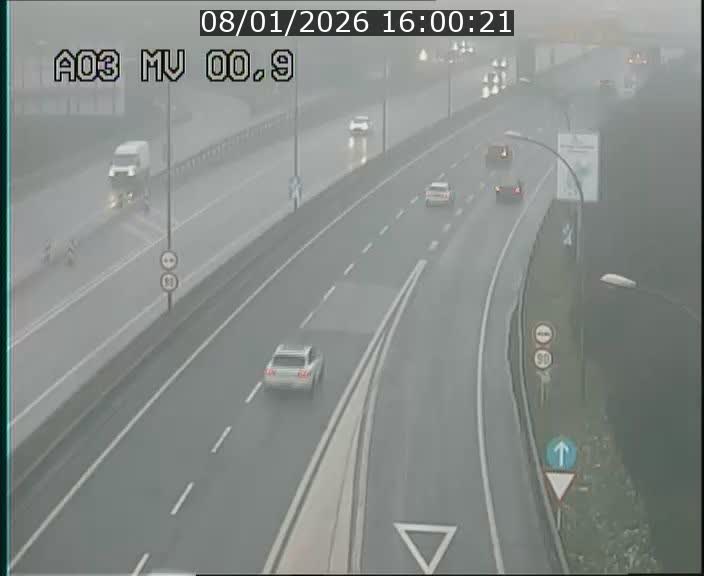 <h2>Traffic live webcam Luxembourg Croix de Gasperich - A3 - BK 0.4 - direction Luxembourg</h2>