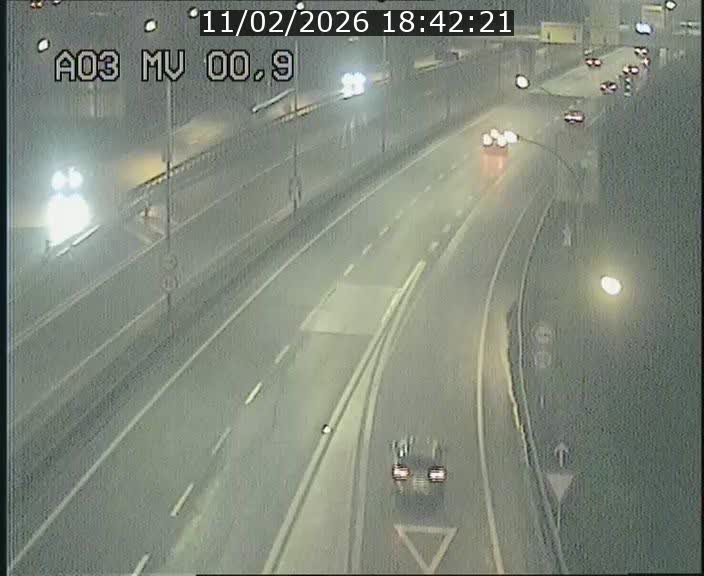 <h2>Traffic live webcam Luxembourg Croix de Gasperich - A3 - BK 0.4 - direction Luxembourg</h2>