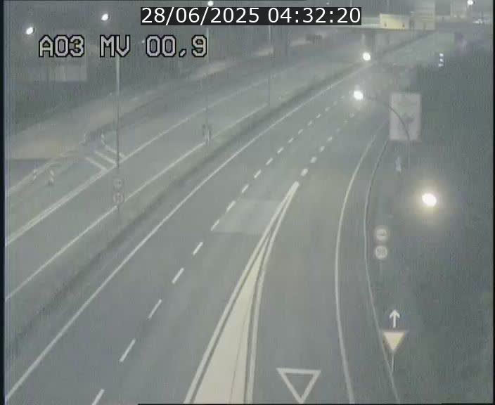 <h2>Traffic live webcam Luxembourg Croix de Gasperich - A3 - BK 0.4 - direction Luxembourg</h2>