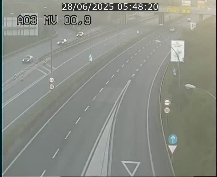 <h2>Traffic live webcam Luxembourg Croix de Gasperich - A3 - BK 0.4 - direction Luxembourg</h2>