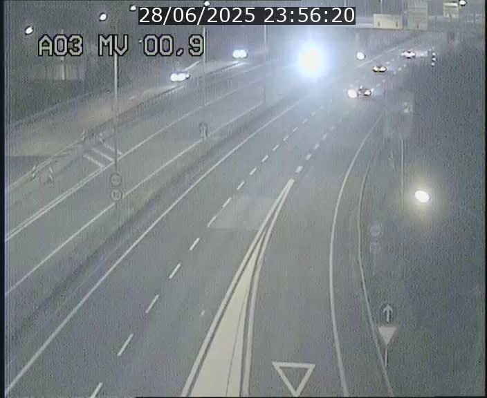 <h2>Traffic live webcam Luxembourg Croix de Gasperich - A3 - BK 0.4 - direction Luxembourg</h2>