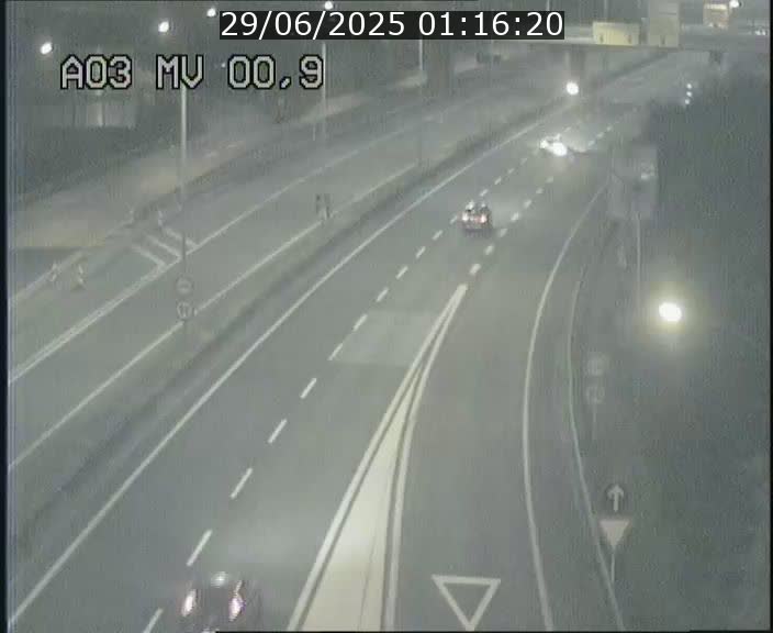 <h2>Traffic live webcam Luxembourg Croix de Gasperich - A3 - BK 0.4 - direction Luxembourg</h2>