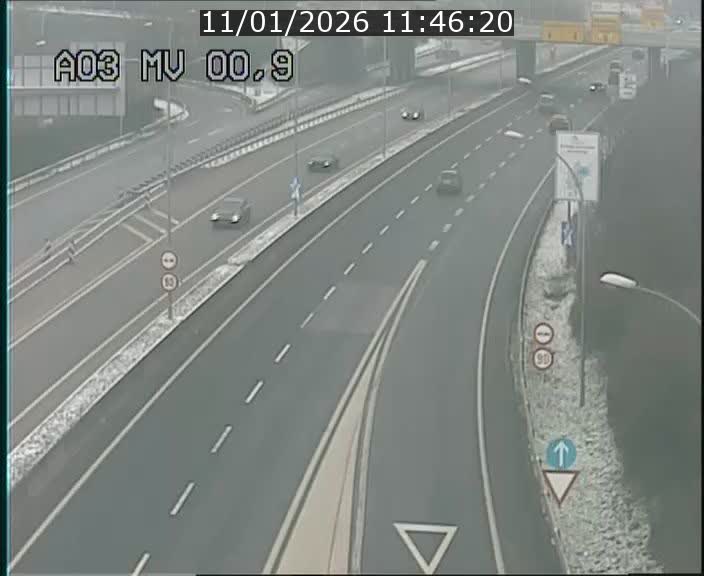 <h2>Traffic live webcam Luxembourg Croix de Gasperich - A3 - BK 0.4 - direction Luxembourg</h2>