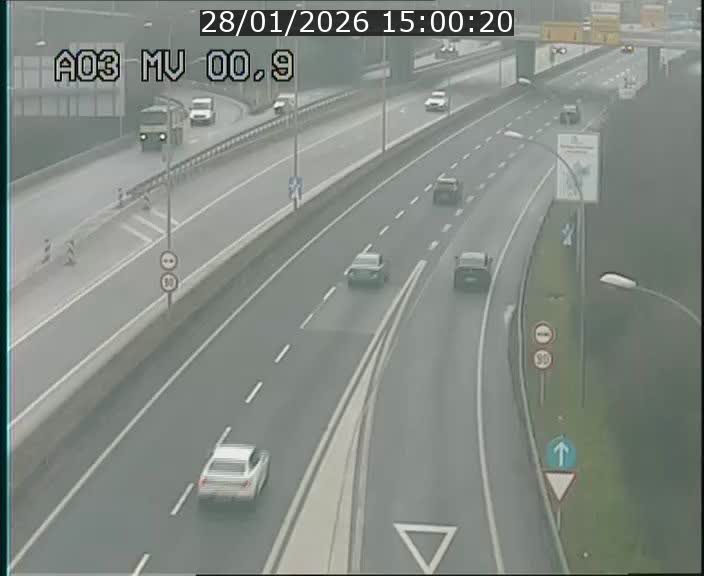 <h2>Traffic live webcam Luxembourg Croix de Gasperich - A3 - BK 0.4 - direction Luxembourg</h2>
