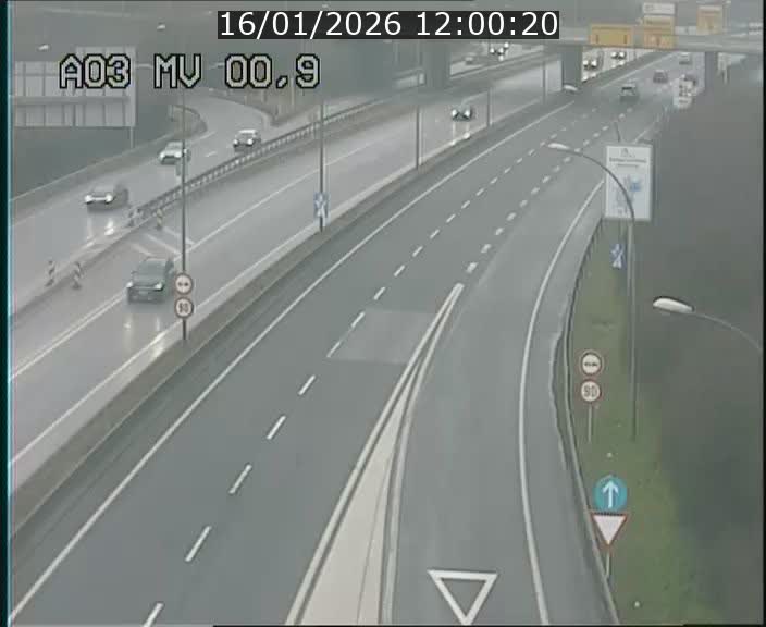 <h2>Traffic live webcam Luxembourg Croix de Gasperich - A3 - BK 0.4 - direction Luxembourg</h2>