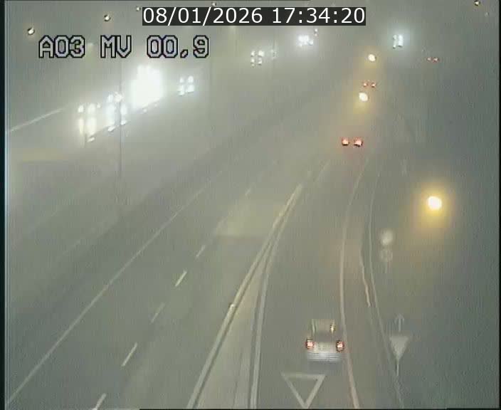 <h2>Traffic live webcam Luxembourg Croix de Gasperich - A3 - BK 0.4 - direction Luxembourg</h2>