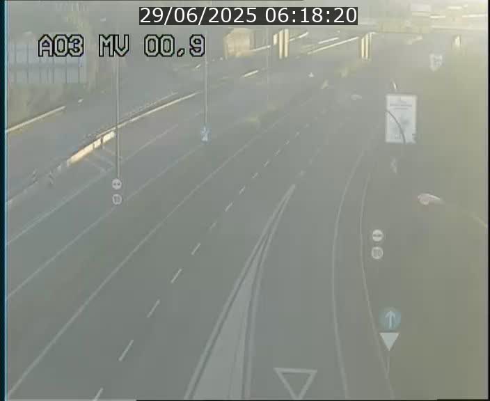 <h2>Traffic live webcam Luxembourg Croix de Gasperich - A3 - BK 0.4 - direction Luxembourg</h2>