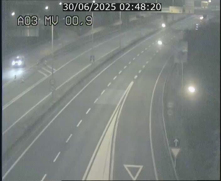 <h2>Traffic live webcam Luxembourg Croix de Gasperich - A3 - BK 0.4 - direction Luxembourg</h2>