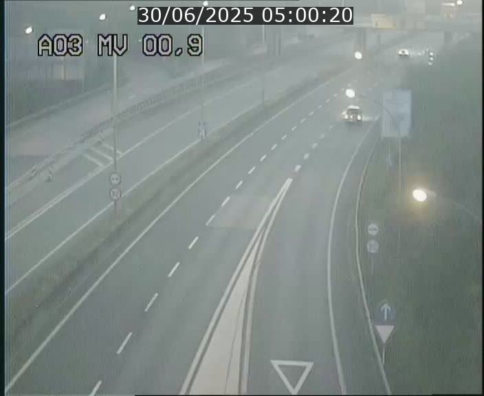 <h2>Traffic live webcam Luxembourg Croix de Gasperich - A3 - BK 0.4 - direction Luxembourg</h2>