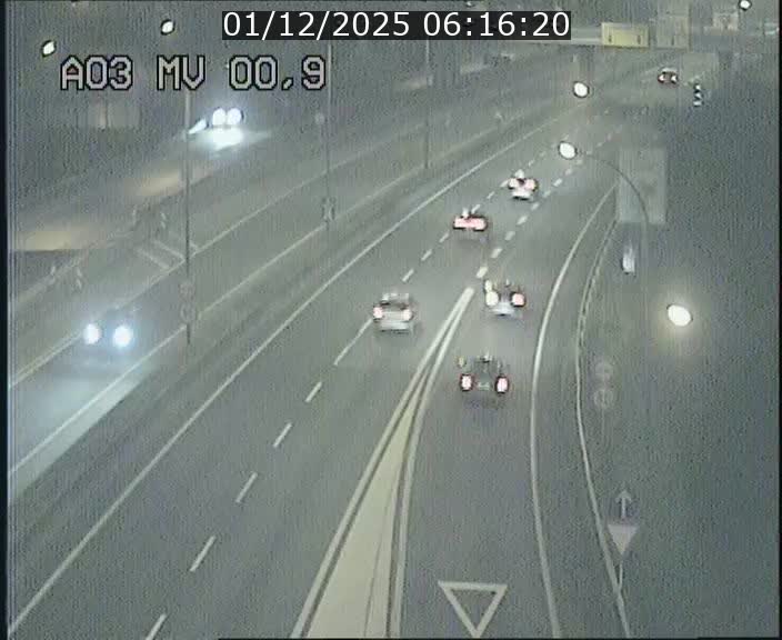 <h2>Traffic live webcam Luxembourg Croix de Gasperich - A3 - BK 0.4 - direction Luxembourg</h2>