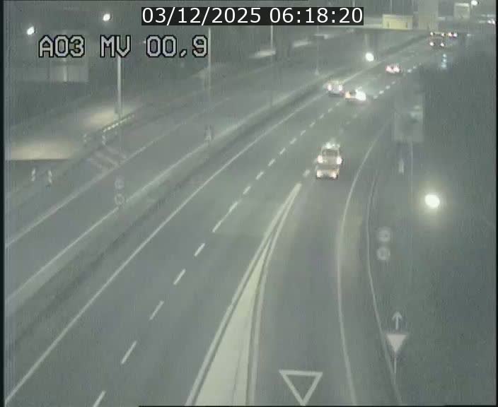 <h2>Traffic live webcam Luxembourg Croix de Gasperich - A3 - BK 0.4 - direction Luxembourg</h2>